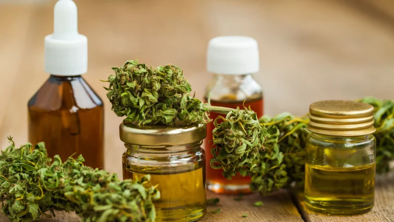 Summer Glow-Up: Discover the Benefits of CBD Oil for Your Skin